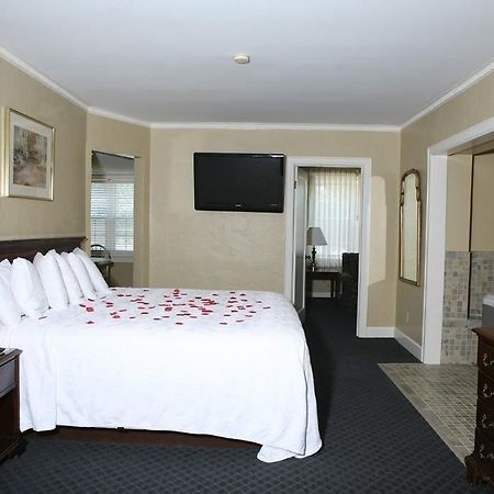 Senate Suites Extended Stay Hotel Топика Экстерьер фото