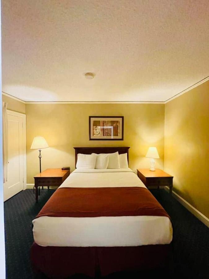 Senate Suites Extended Stay Hotel Топика Экстерьер фото