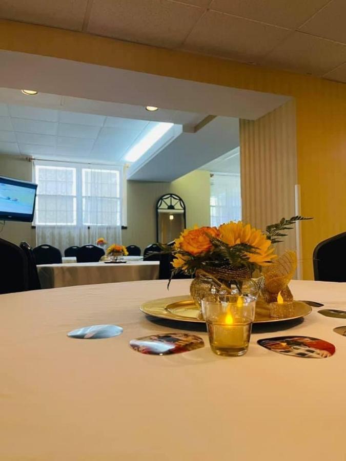 Senate Suites Extended Stay Hotel Топика Экстерьер фото