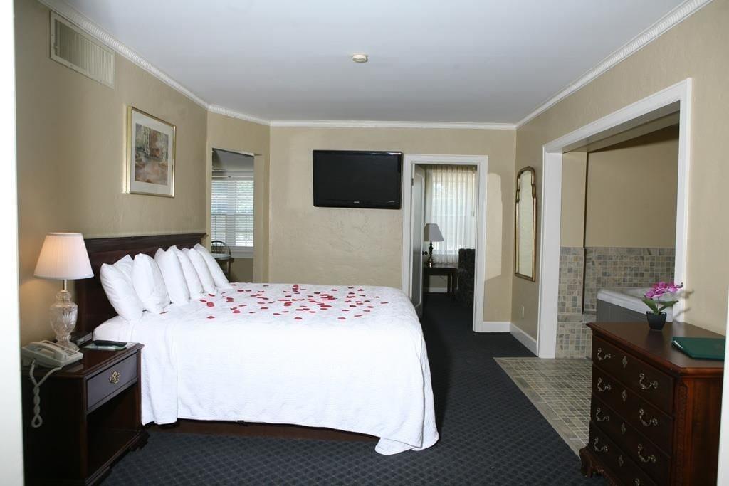 Senate Suites Extended Stay Hotel Топика Экстерьер фото