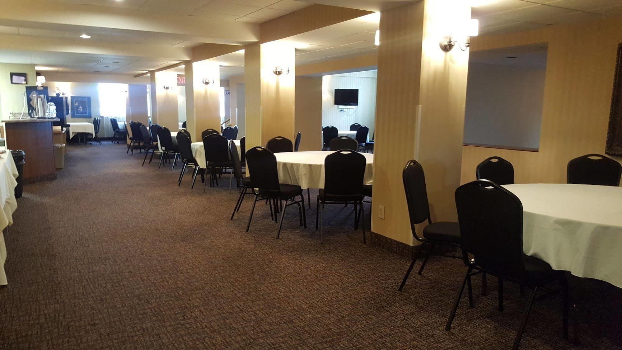Senate Suites Extended Stay Hotel Топика Экстерьер фото